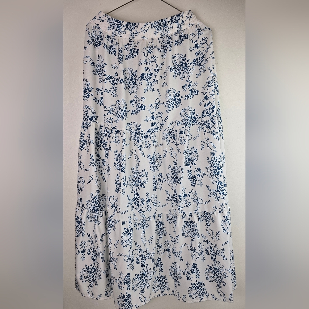 Floral Blue and White Women's Skirt XL